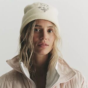 FP Movement Iconic Buti Beanie - Cream/Silver